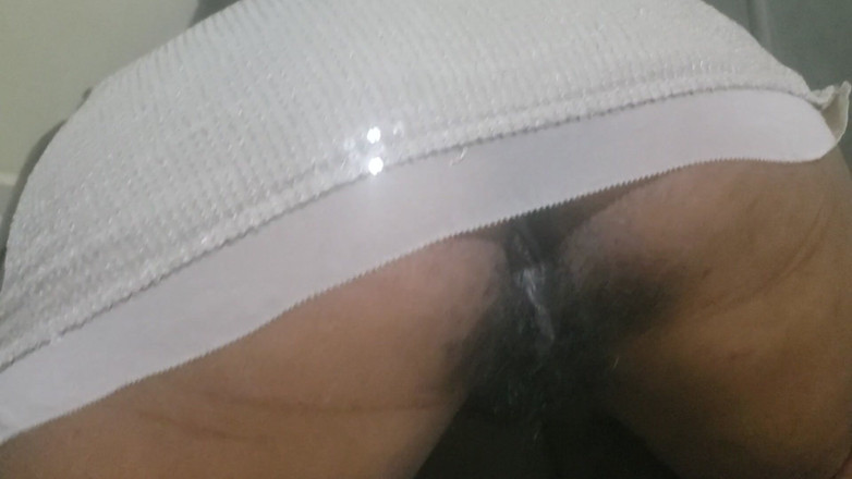 Lovemina: Buceta peluda fodendo bunda grande enorme