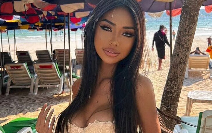 Arda Fennec Ladyboy: Piękny Ladyboy ''mleko'' Obciąganie w wannie