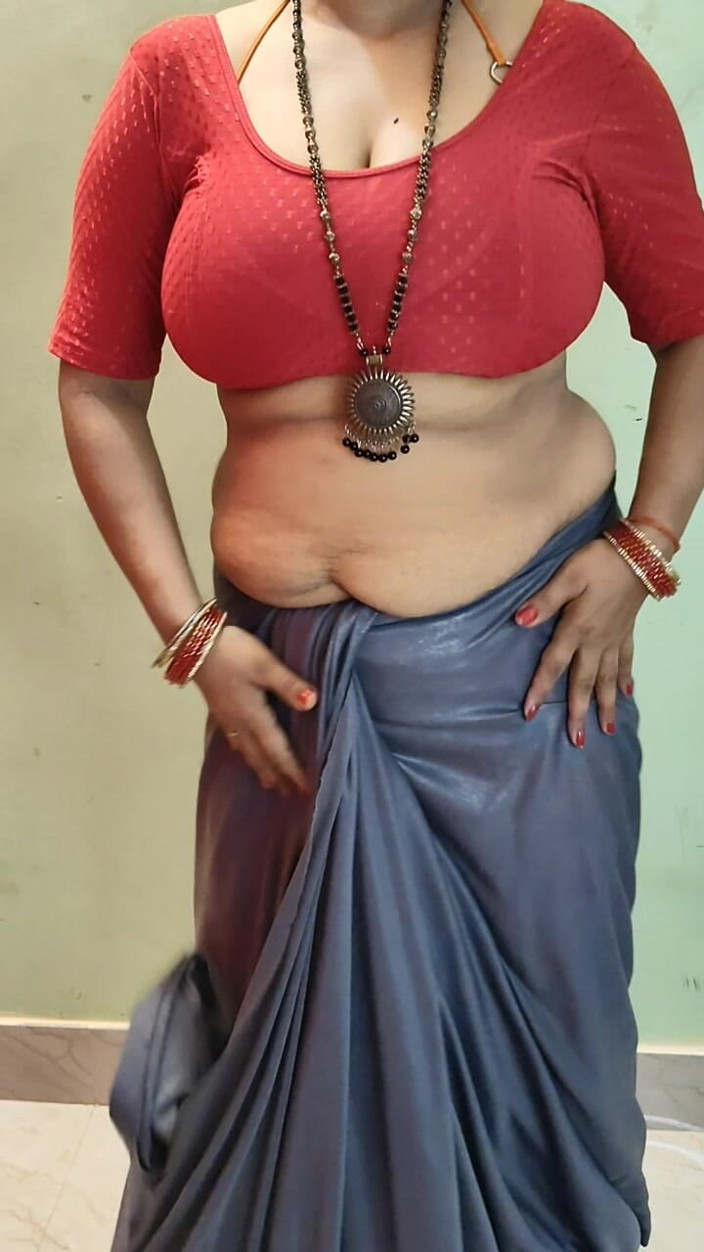 Kavita suman: 印度胖女人妻纱丽服peticot裸体舞蹈