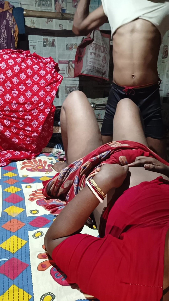 Monika Bhabhi: Distracție completă cu indiancă bhabhi