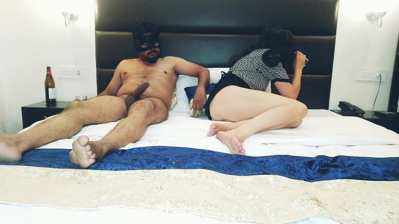 Bolly Karma: Ela gostou quando ele tem pau na boca e gozada