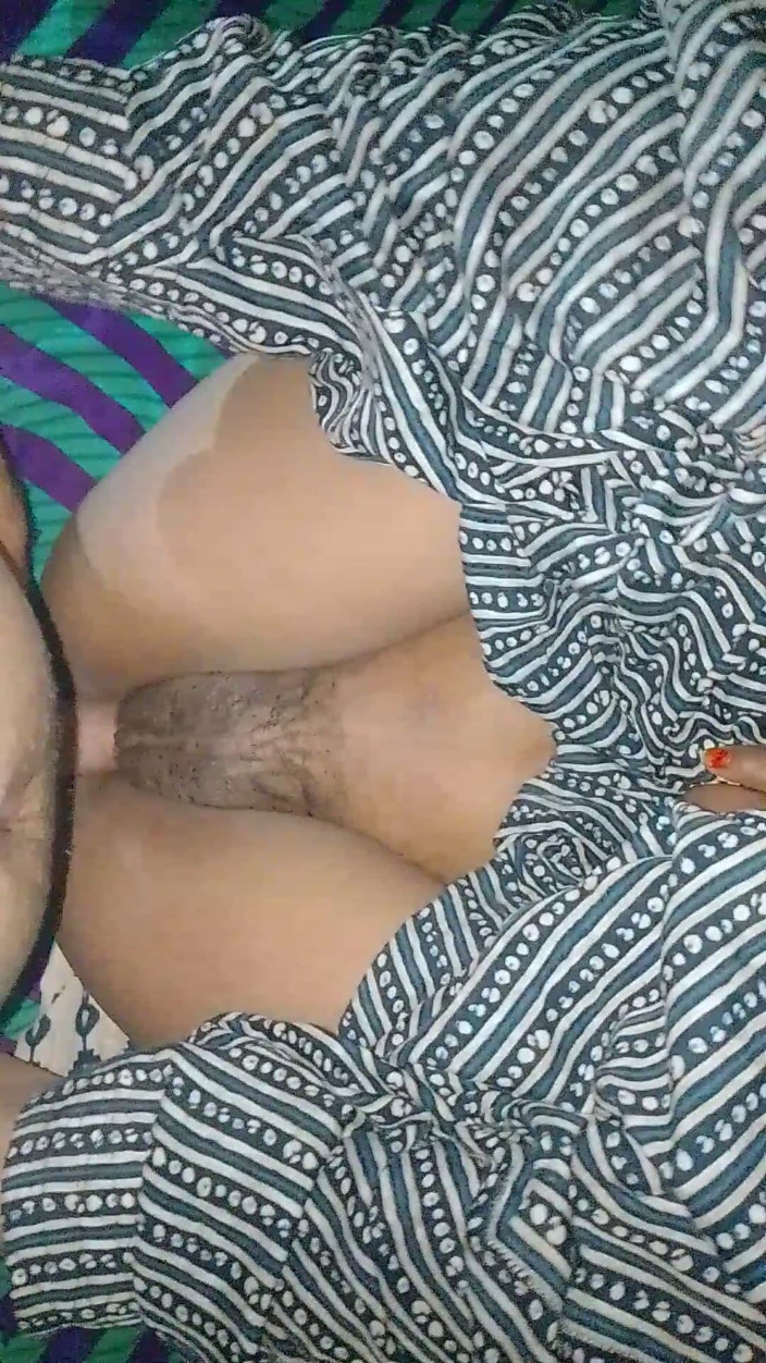 Akpk: Desi freundin sex auf dem bett