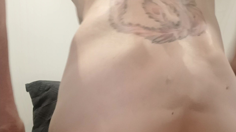 Harry69ererer: Je me baise penchée sur une chaise
