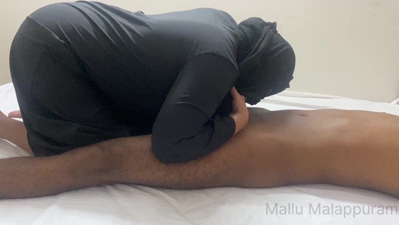 Mallu_Malappuram: Mallu Kerala meisje op zijn hondjes neuken, pijpbeurt met Pardha,...