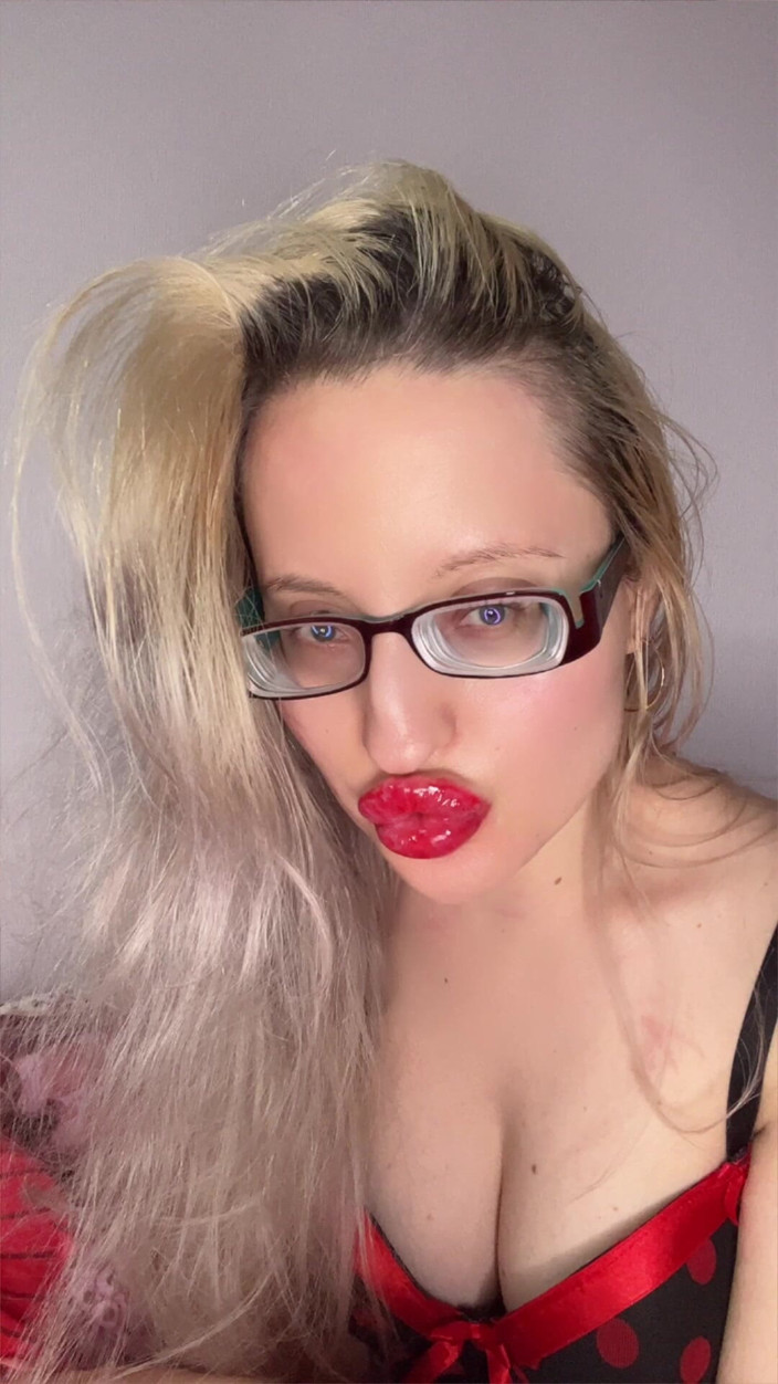 FinDom Goaldigger: Трансформація дівчини бімбо або хлопця