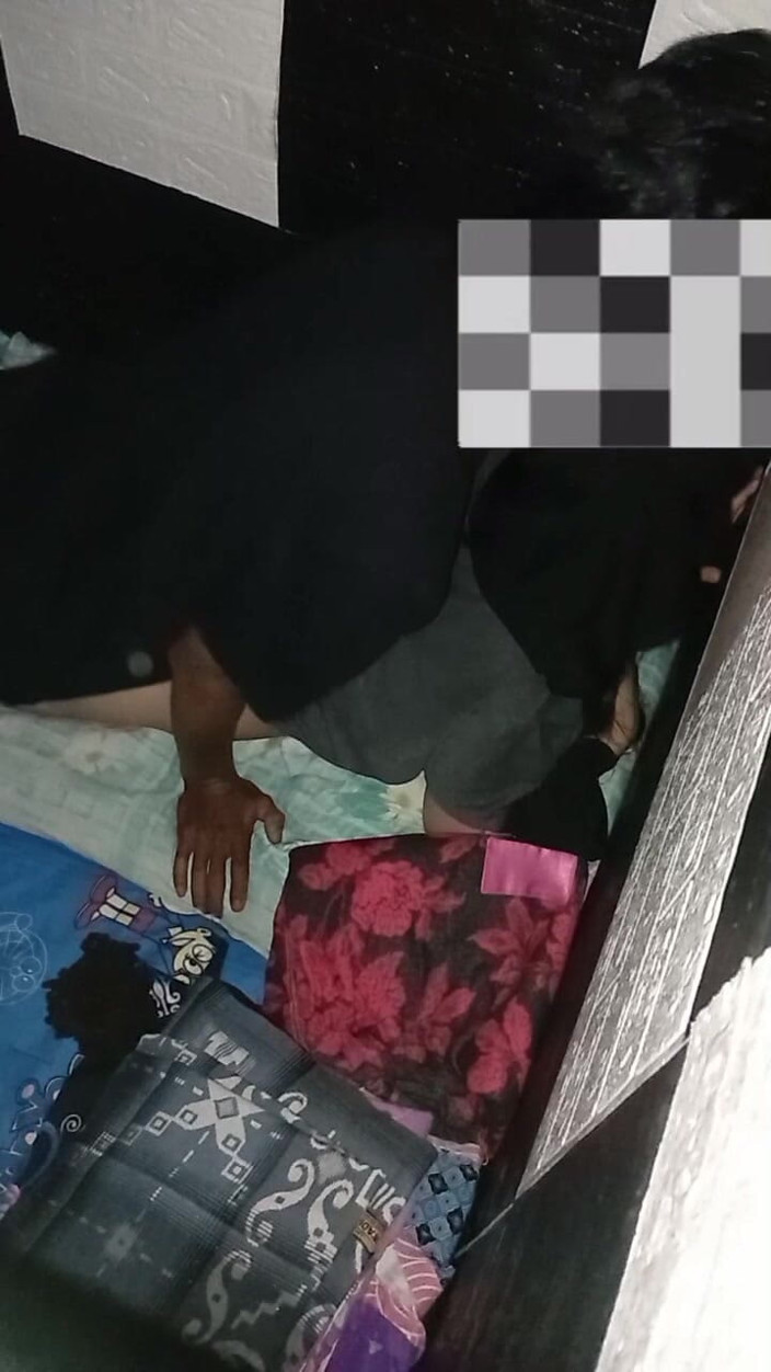 Famly sex: El culo de una mujer asiática hijab ella grita y...