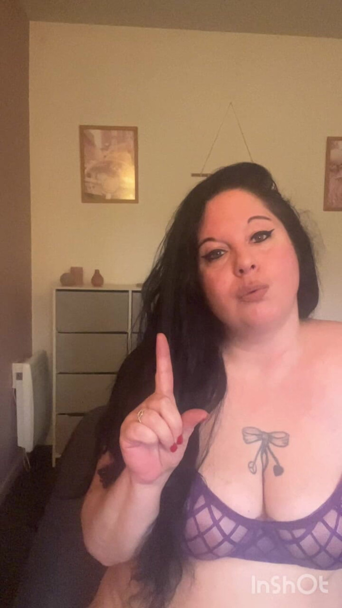 Maitresse Clara: Renifle Moi