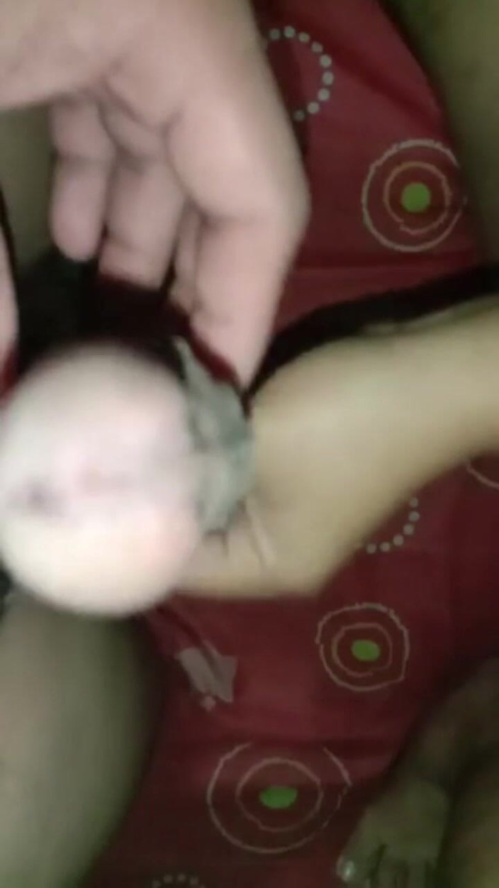 Chubbyme Pinay: Tombul Asyalı arkadaşım evime geliyor ve onu 3 kez sikmeme izin...