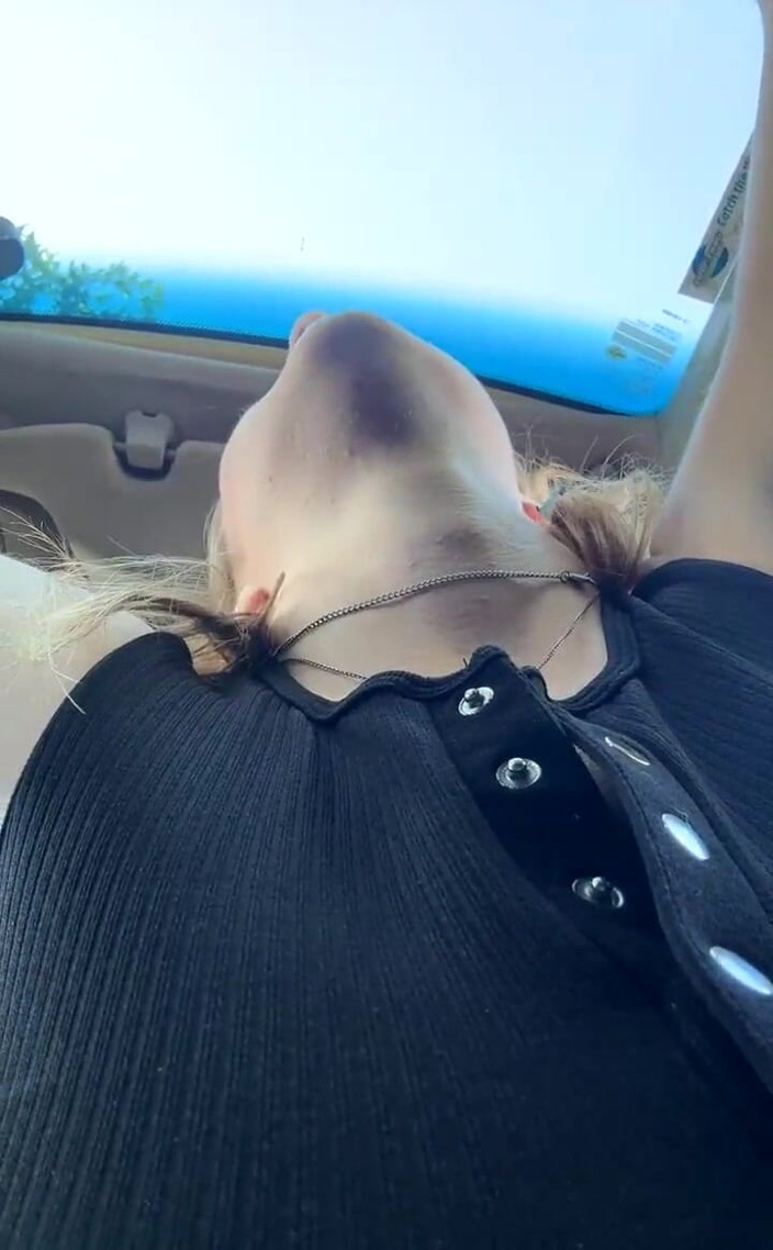 April Sparx: Stream começou, gozada da pm, espere comigo no meu carro