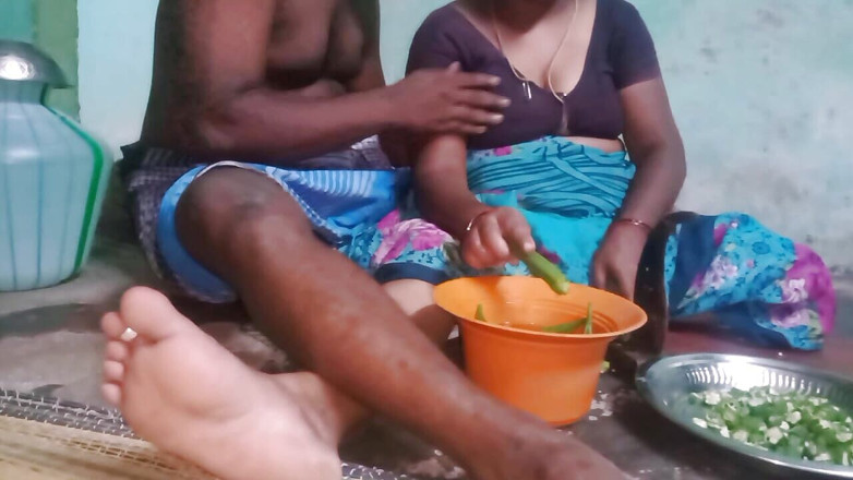 Priyanka314: Tía tetas muestran el corte vegiable de paja hasband