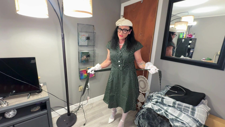 Kandylegsxxx: キャンディの1950年代主婦フェラチオ