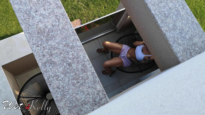 Wet Kelly: Meine sexy nachbarin beim masturbieren erwischt