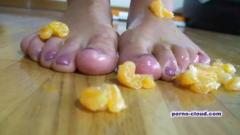 Porno Cloud: Sexe avec les pieds, MILF
