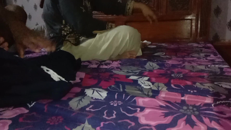 House 3: Une bhabhi se fait baiser par une bite sexy