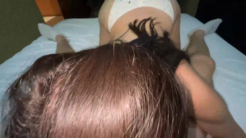 Couple Of Pleasure: Kerel schreeuwt terwijl hij in haar mond klaarkomt ...