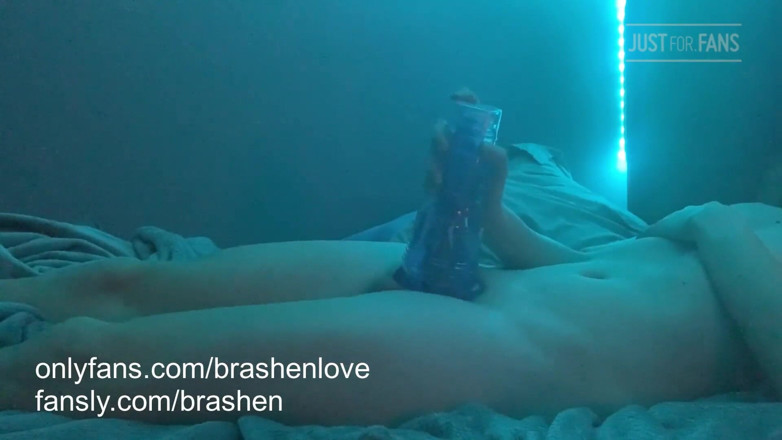 Brashen: Mi scopo la mia figa artificiale fino a quando non...