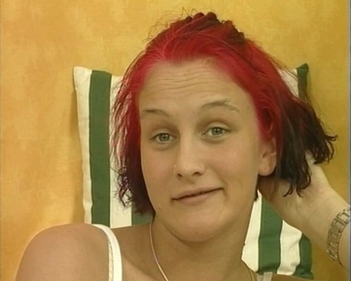 YOUR FIRST PORN: Jasmin rouquin de Berlin-Est est très excité
