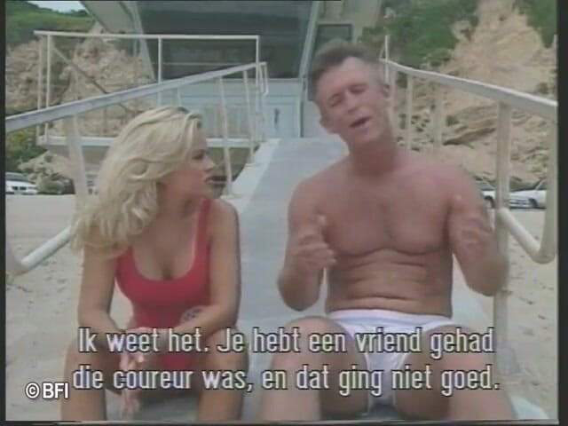 Amazing asses and pussies: Perfekte blonde schätzchen ficken am strand - DvD