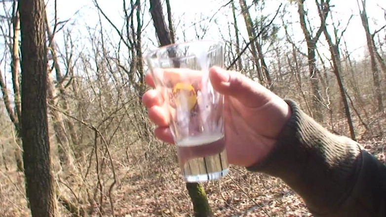 Facial flavor: Sperma dricker från glas