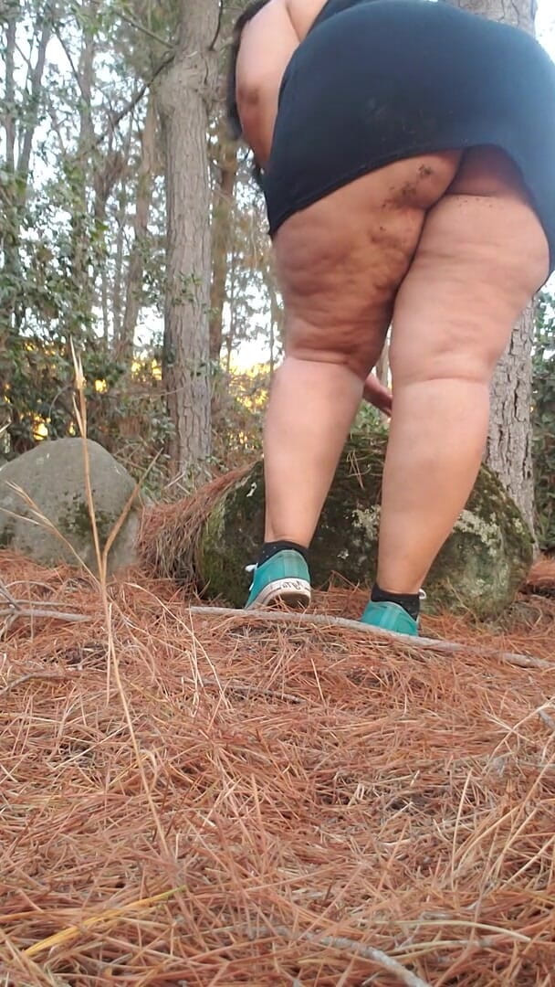 Riderqueen: Hutan pemujaan pantat ibu tiri