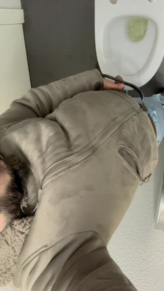eljodedor31: Hommage à la pisse