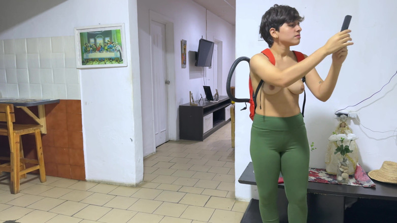 SugarPose: El primer día de Jazmín como cazafantasmas