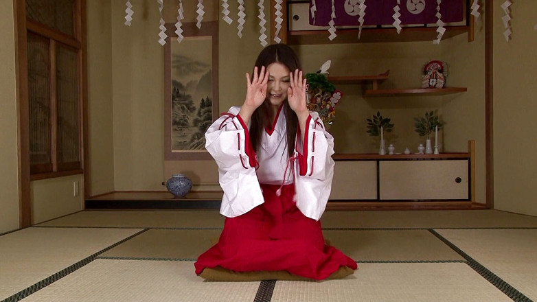 Blowjob Fantasies from Japan: Gadis seksi karate dengan toket besar lagi asik nyepong kontol...