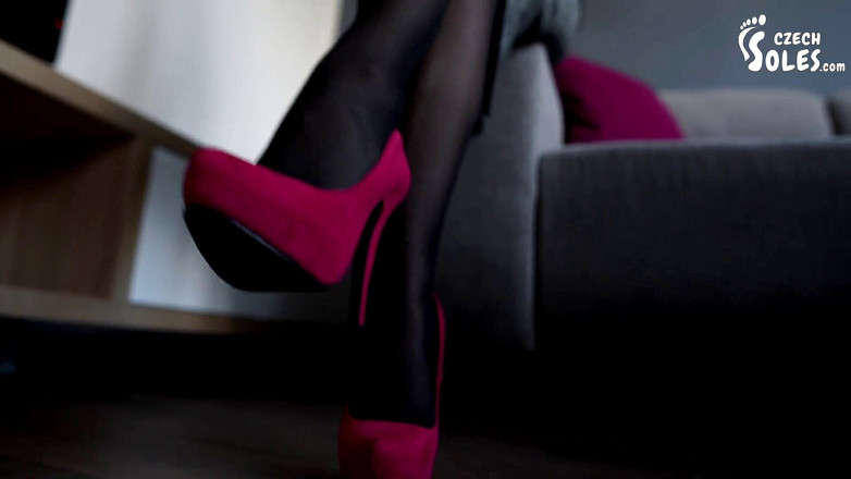Czech Soles - foot fetish content: Guru Smelly Nylons