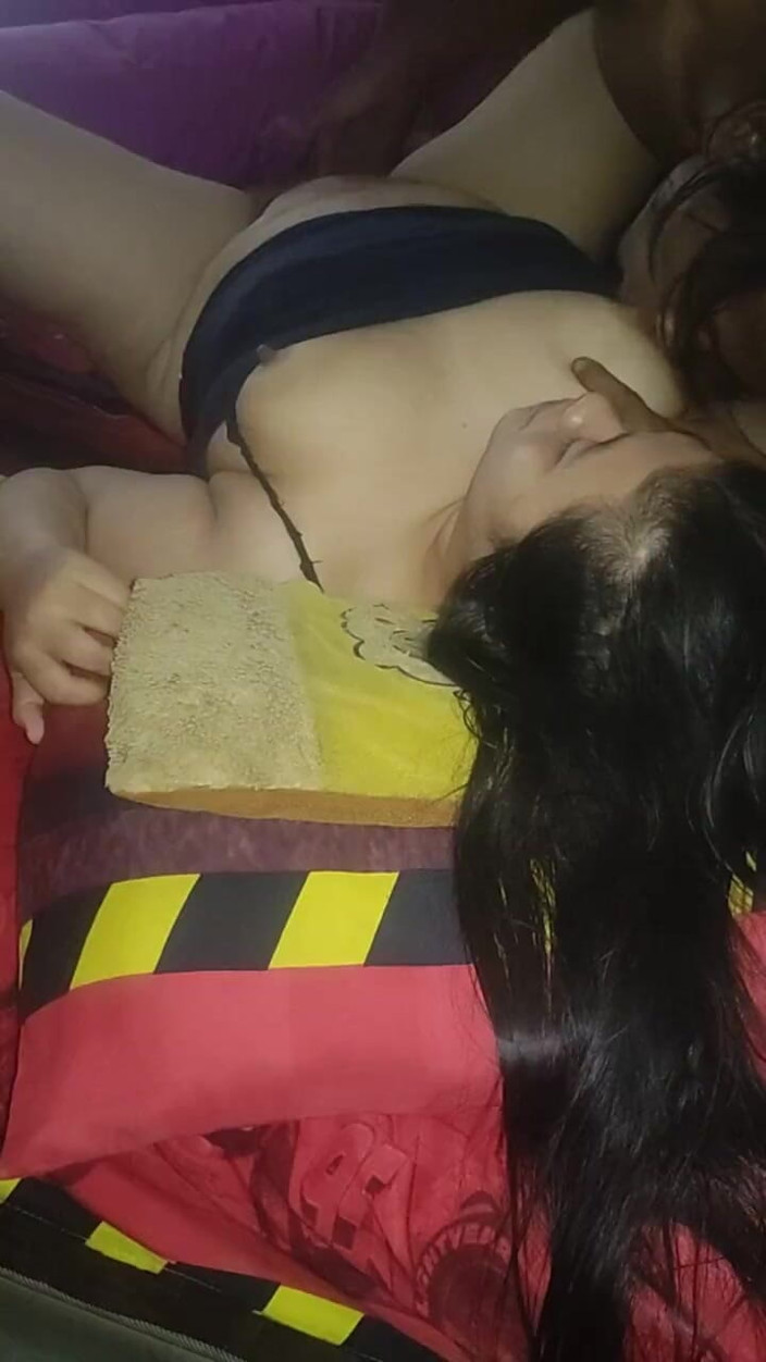Maye chubby wife: (fără senzor) Se simte bine fute-mă până sunt satisfăcut