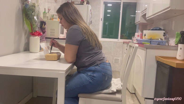 Your fantasy studio: Shameless farting while eating 2