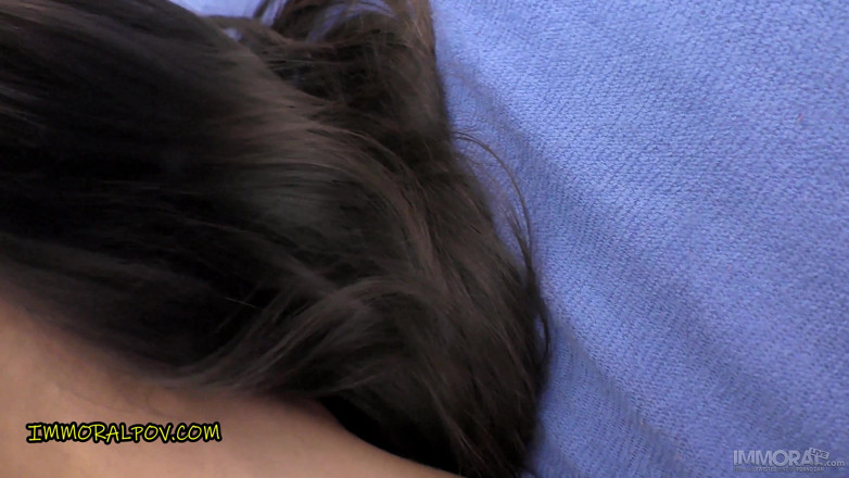 Immoral POV: Siswi gigi pemalu ngentot agen porno di casting