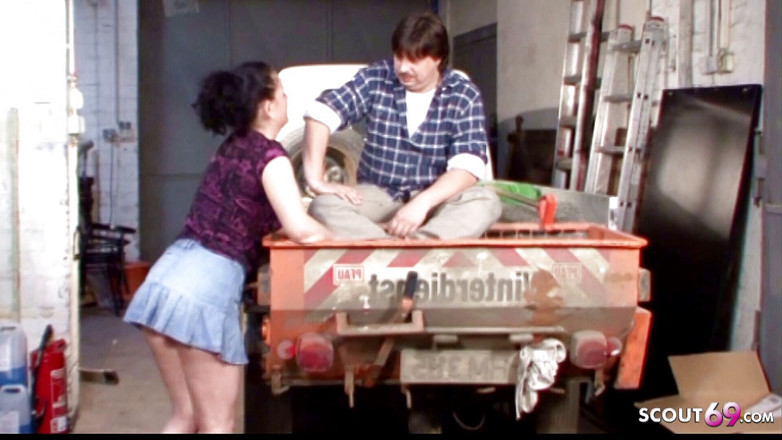 Full porn collection: Deutsche berufssekretärin geht zum werkstattmeister und fickt mit ihm