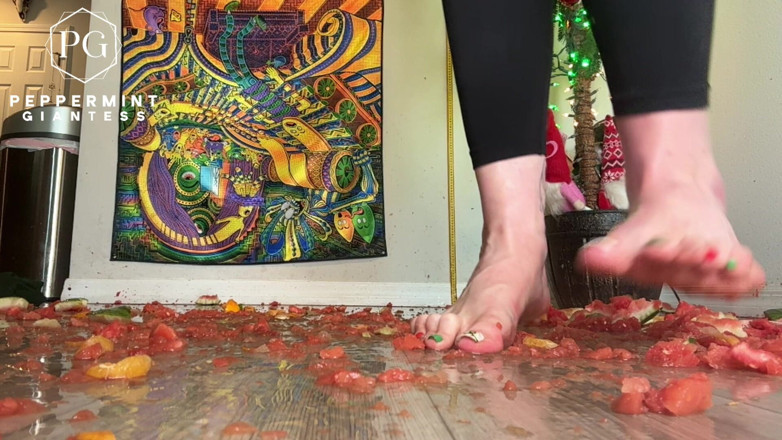 Peppermint Giantess: 67 Riesin größe 16 Zeitlupe zerquetschen orangen &amp;wassermelone-zerstörung