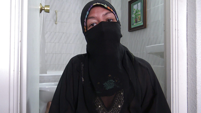 Souzan Halabi: Zralá muslimská MILFka ponižuje tureckého obchodníka v Londýně