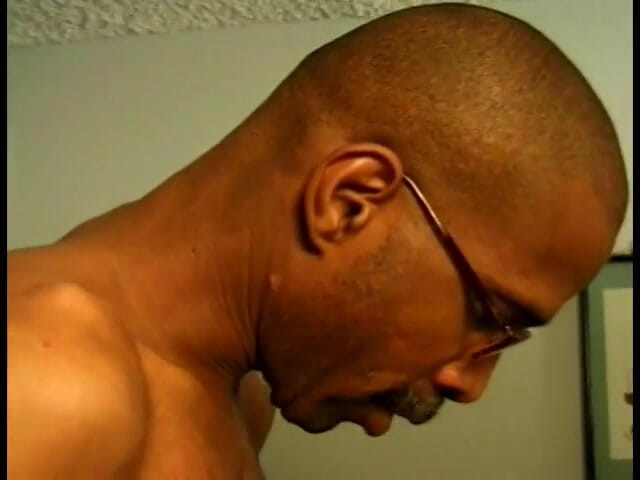 First Black Sexperience: Nova, bombasse blonde curieuse, est heureuse de sentir l'énorme poteau...