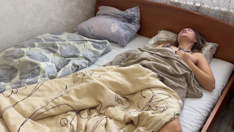 Stacy_via: Morning Masturbation Ended with a Sweet Orgasm