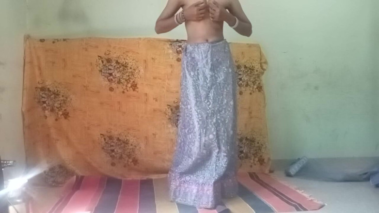 Pranitamayur: भारतीय पत्नी प्रणिता सवारी का आनंद ले रही है और दोस्त को चोद रही है