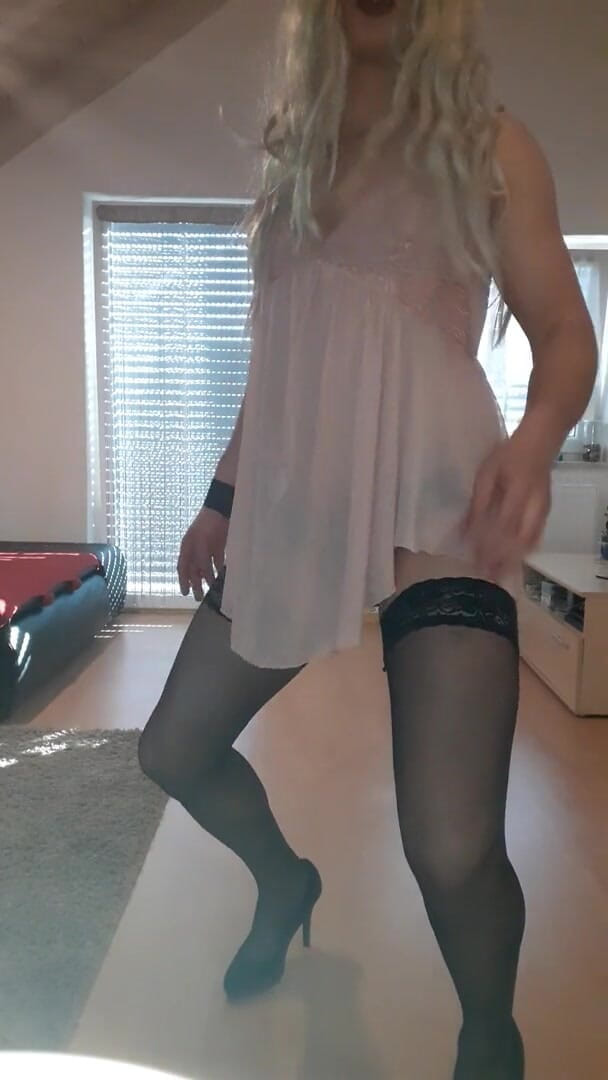 Julia CD: Sexy lingerie crossdresser teen