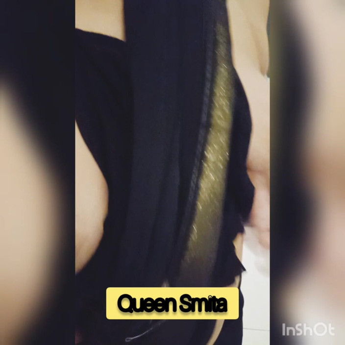 Goddess Silk Smita: Siyah ve altın sari baştan çıkarma