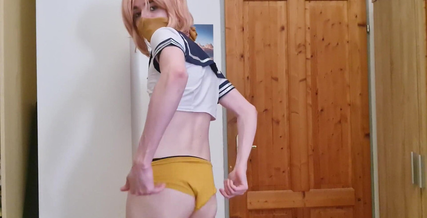 Prettyboi2000x: Hewwo! Astolfo olurken ilk kez makyaj yapmayı denedim! Mastürbasyon yaptım...