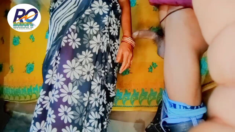 ROBOPL Xhamster: Desi India berkongkek dalam saree hitam, pantat dan pepek dikongkek...