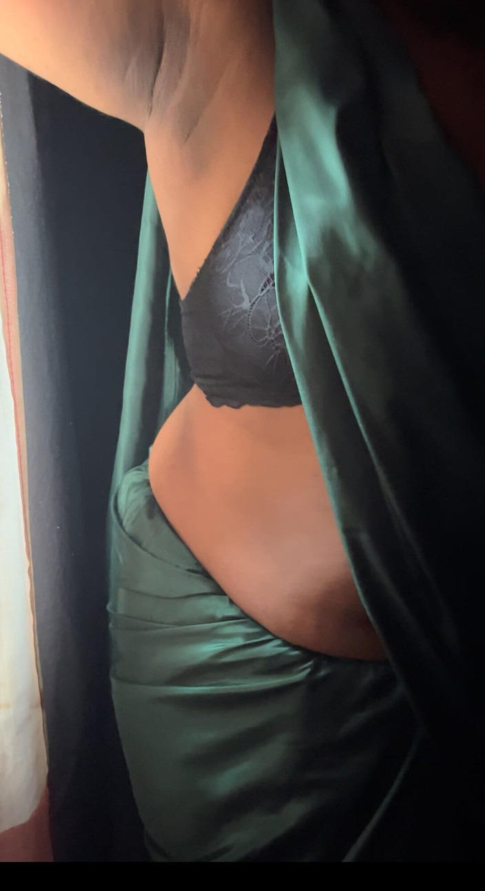 Milfyjean: Desi Bhabhi Sari sesso
