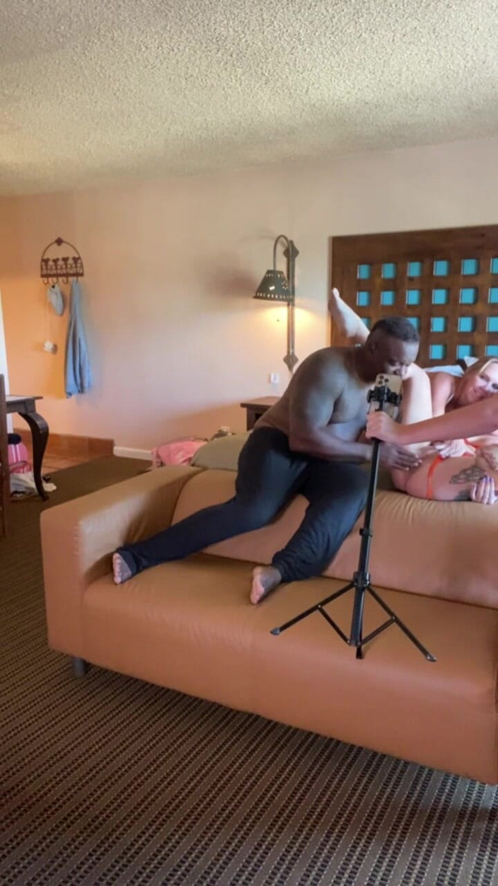 Mr. Bull: Livestream Reverse Gangbang