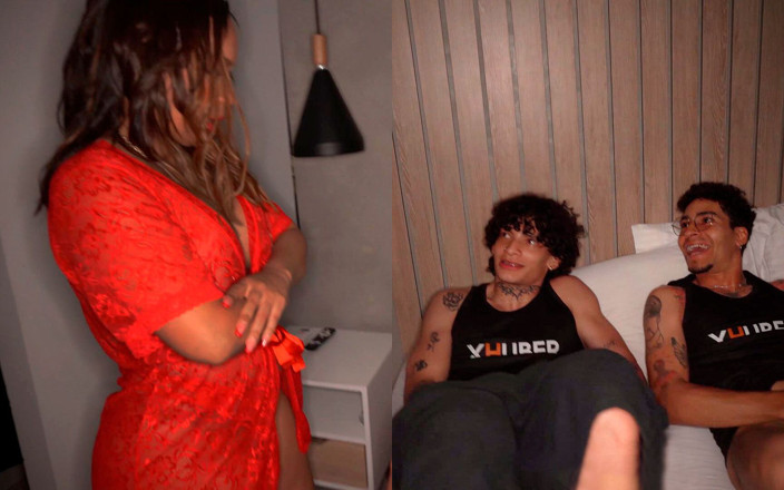 JordyFabian: I fratellastro si masturbano insieme e la loro matrigna li...