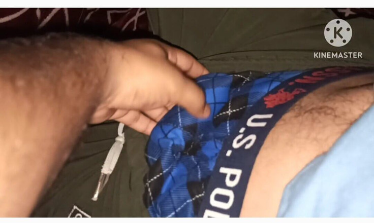 Desi__Panda: Prima dată când fratele meu vitreg monstru pula atinge în miezul...