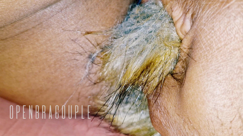 Openbra: Tante seksi india ngentot memeknya pakai butt plug