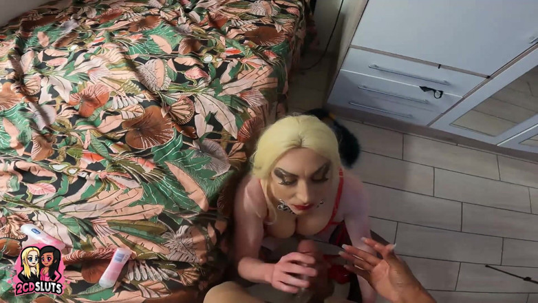 2CD Sluts: Crossdresser làm tình trong vớ