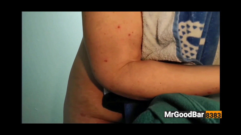 MrGoodBar LongJohnson: Tante girang dengan pantat bahenol lagi asik goyangin pantat bahenolnya...