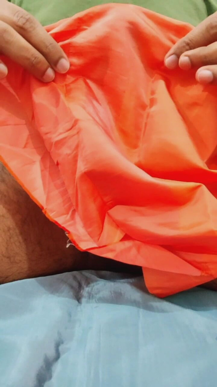 Satin And Silky: Saten ipek elle muamele porno - saten ipeksi turuncu takım yarak...