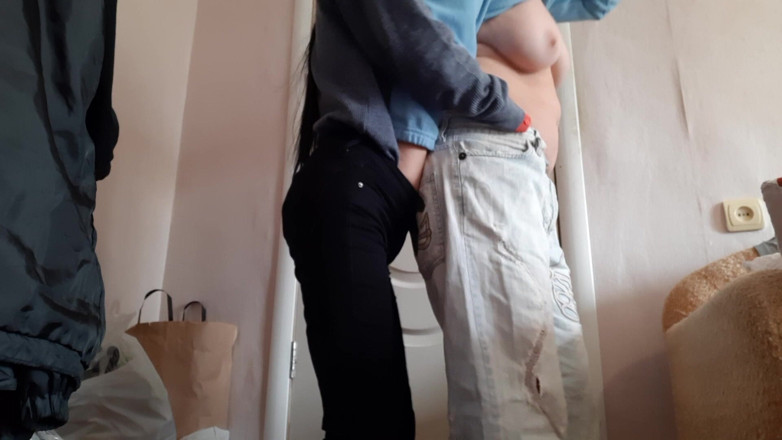 Lesbian-illusion: Mi novia y yo nos ocultamos de todo el mundo...